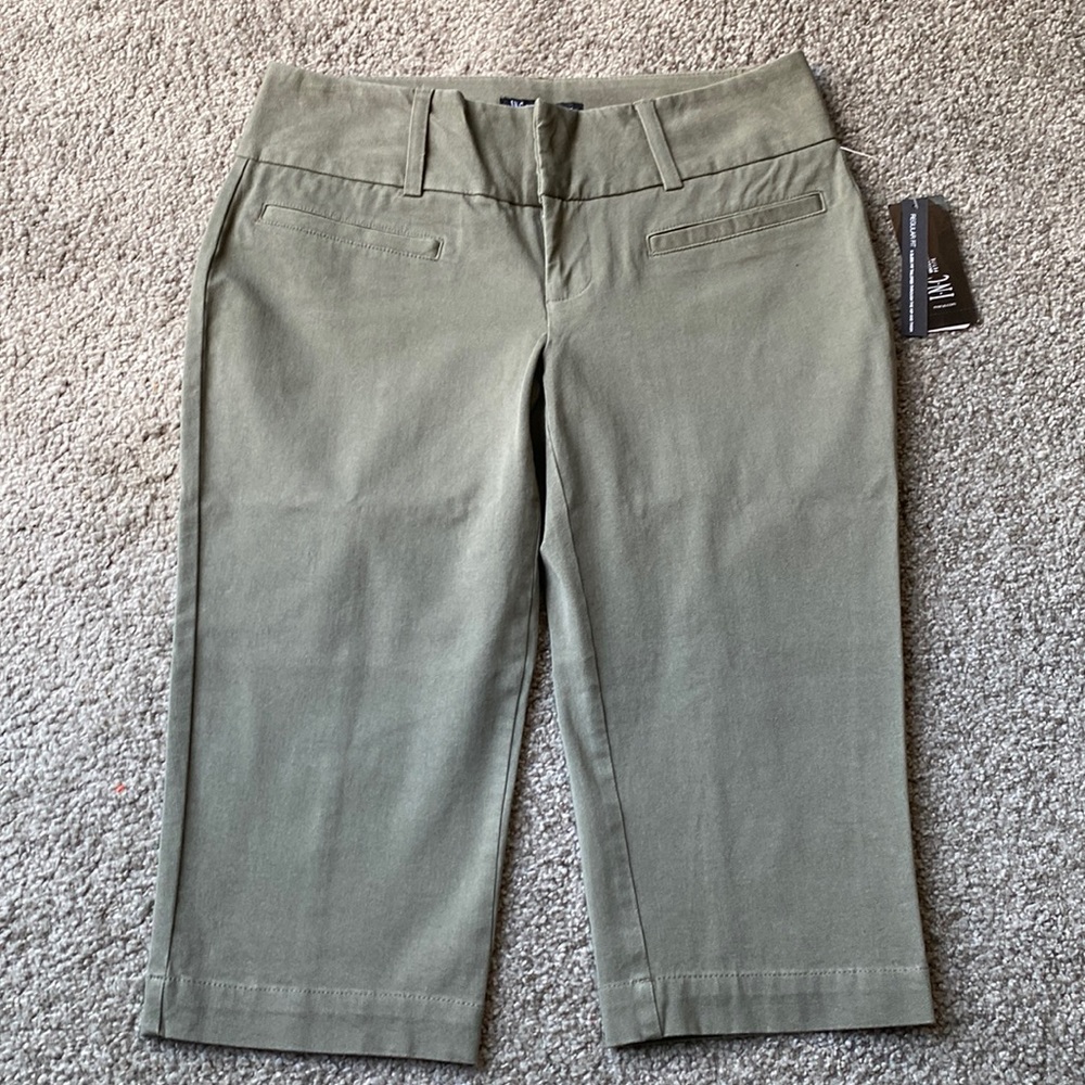 INC International Concepts olive green capri shorts NWT